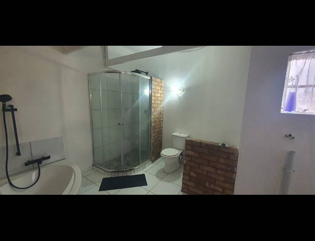 1 BEDROOM FLAT TO LET IN HEIDELBERG CENTRAL